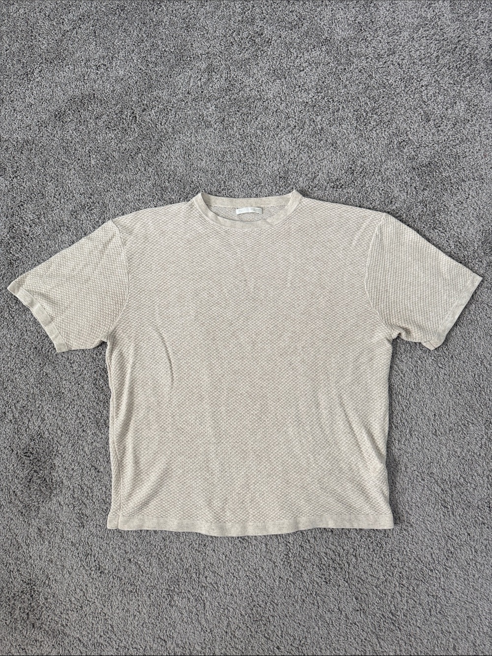 Zara Men's Short Sleeve Crewneck Tee shirt in Light Beige size L USA 25’ X 21’